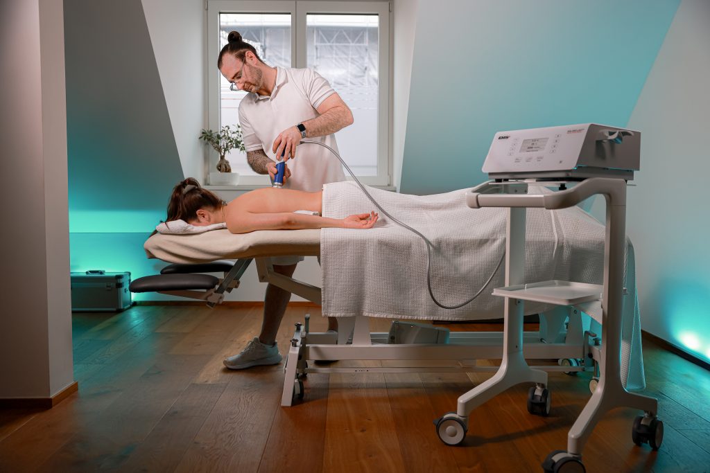 Stoßwellentherapie zur Behandlung von Schmerzen am Bewegungsapparat